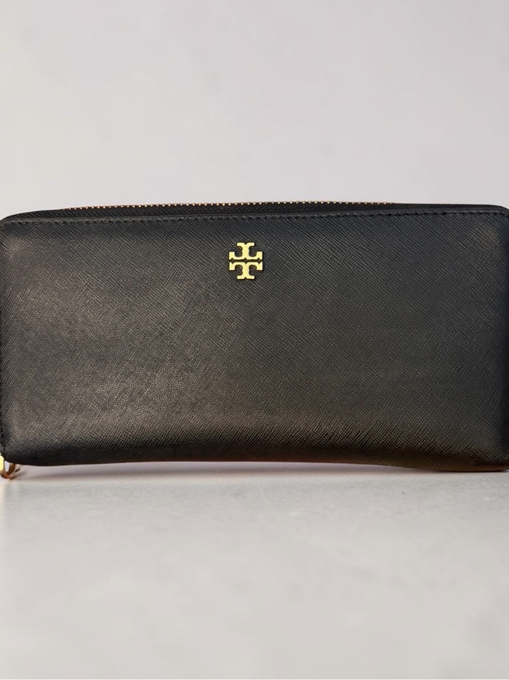 ✨ Tory Burch Black Leather Zip‑Around Wristlet — Gold Hardware